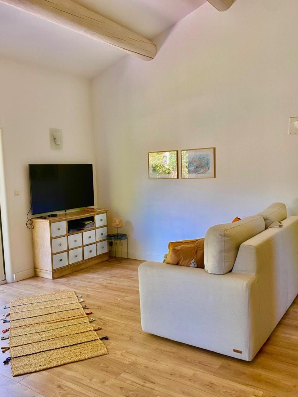 Appartement Neuf Et Au Calme Proche Avignon Althen-des-Paluds Exteriér fotografie